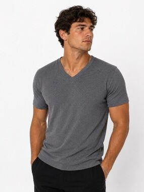 Claiborne Gray Ribbed V-Neck Tee – Size Large – NWT